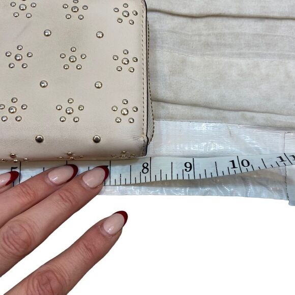 Coach Cream Colored‎ Leather Gold Studded Zipper Wallet - Picture 9 of 14